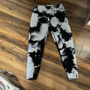 Black and White storm pattern leggings